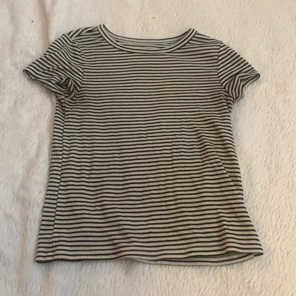 Girls short sleeve size medium
